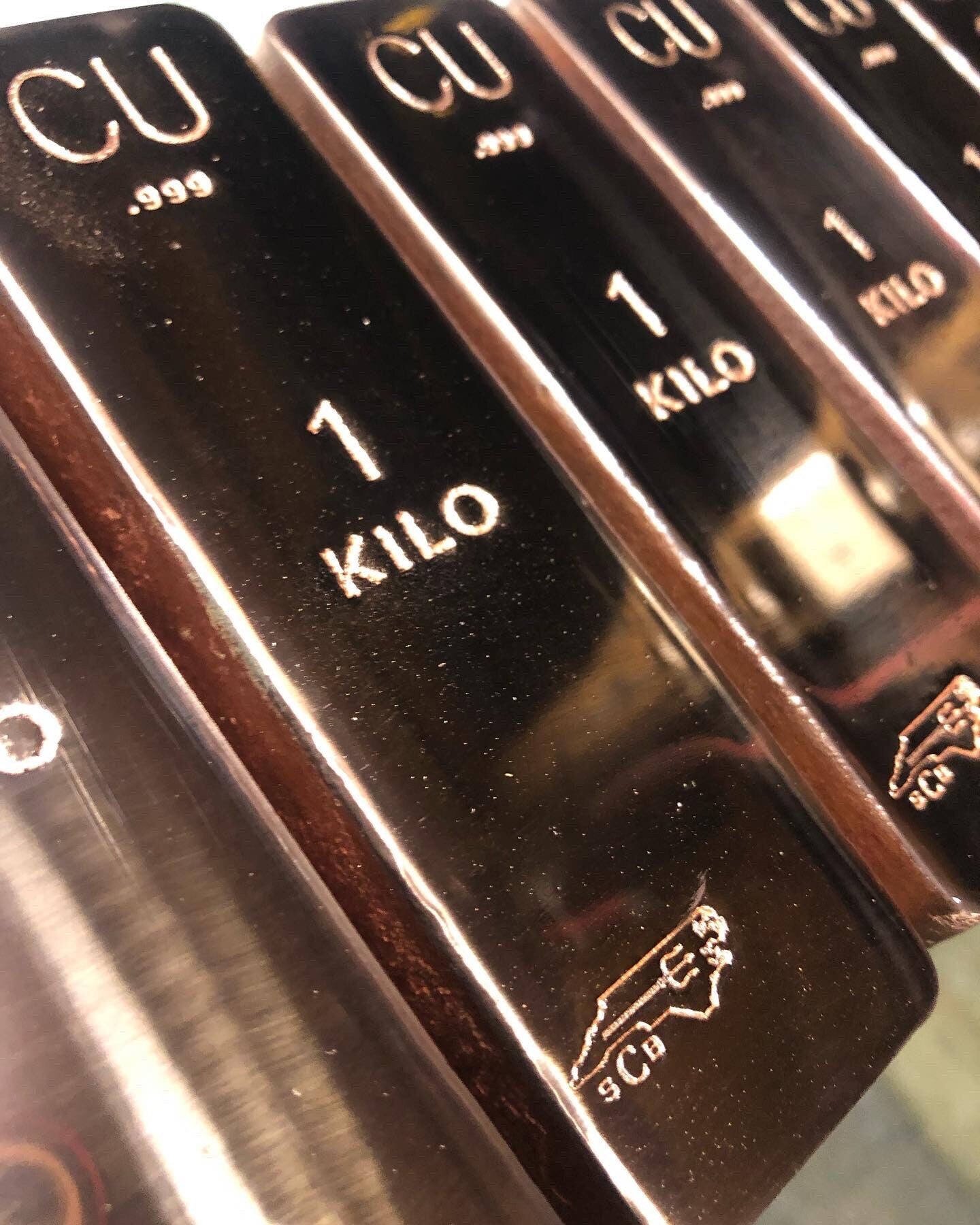 1 Kilogram .999 Copper Bar - Hi Polish Face